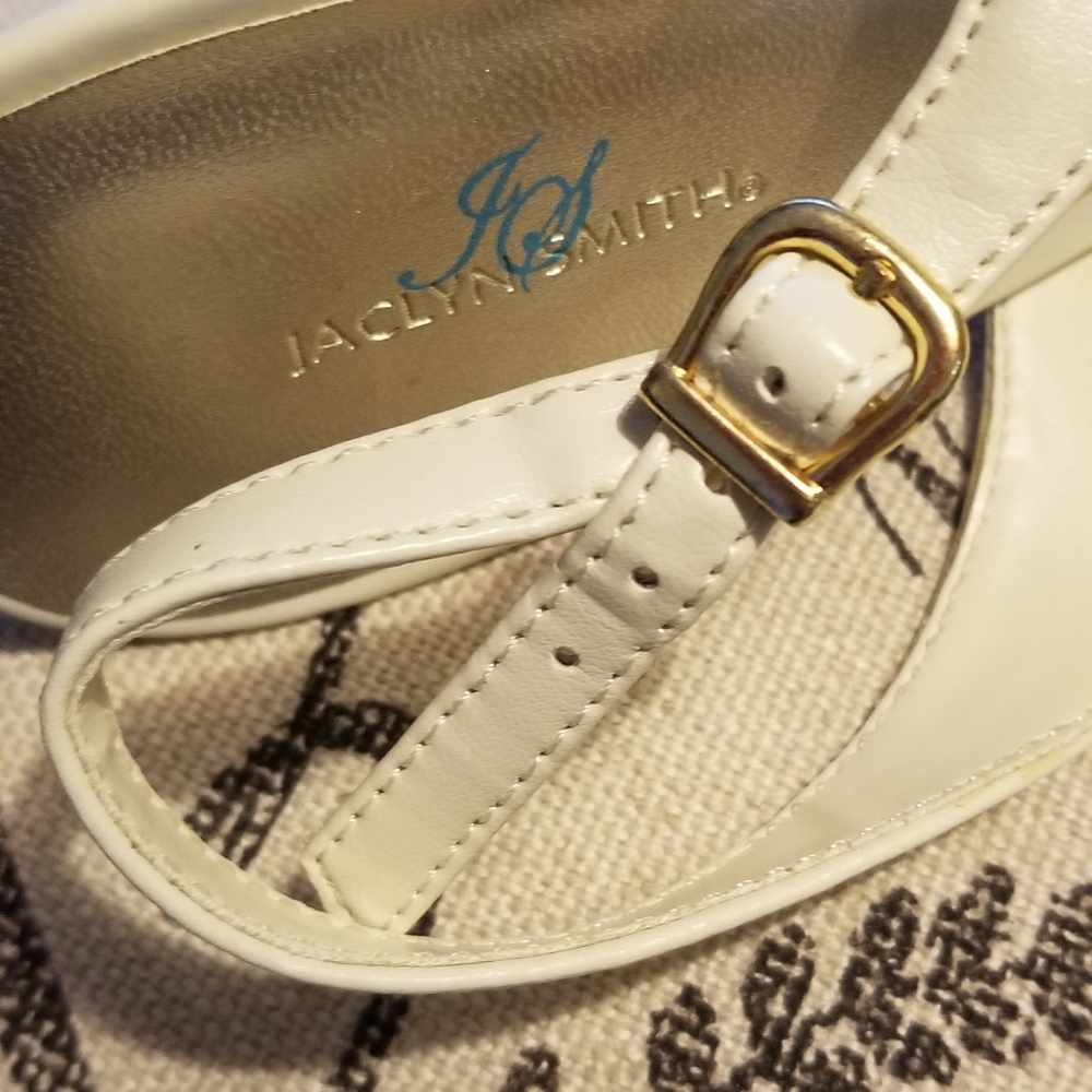 Cream color shoes wore maybe twice in great condition.